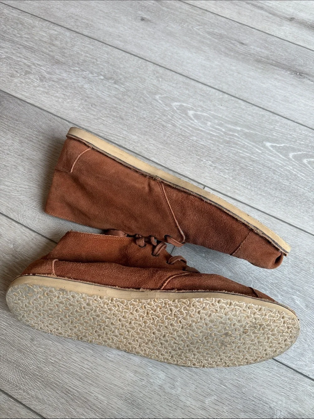 Toms Men's soft Brown Suede Chukka Boots size 14